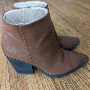 Mikey Brown Faux Leather Pointed Toe Boots 8M Soul Naturalizer - Good Condition